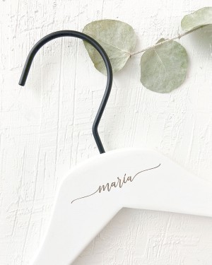 PERSONALIZED WHITE HANGER WITH ENGRAVED NAME